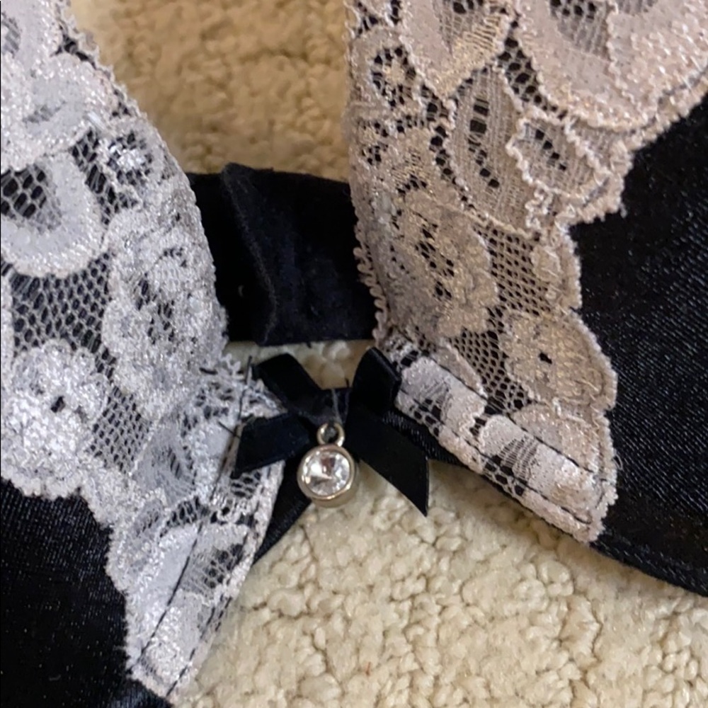 Black with white lace detail h&m push-up bra 34C